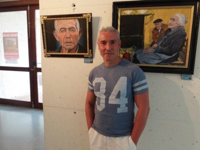Manuel Borrallo expone sus óleos en el Teatro del Mar de Punta Umbría