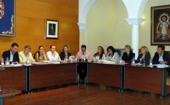 El Ayuntamiento de Moguer prevé un superávit de un millón de euros en su presupuesto