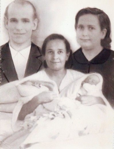 Buscan a dos gemelas nacidas en 1955 en Bonares