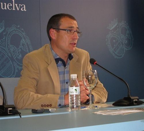 Trabajadores piden al alcalde la readmisión y el cobro de los salarios