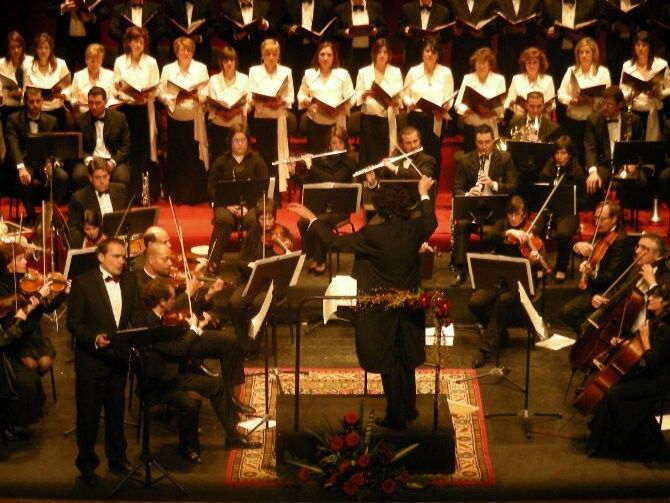 La Coral de Valverde continúa celebrando su 50 aniversario con un concierto benéfico