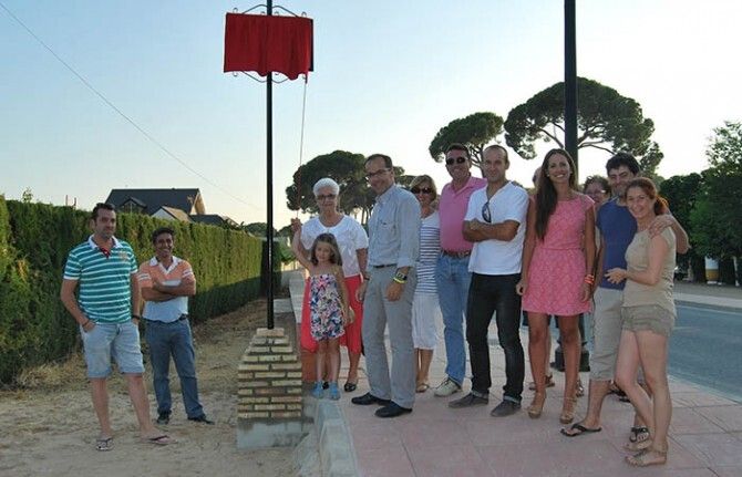 La inauguración en Hinojos de la calle Los Centenales pone fin a 30 años de súplicas