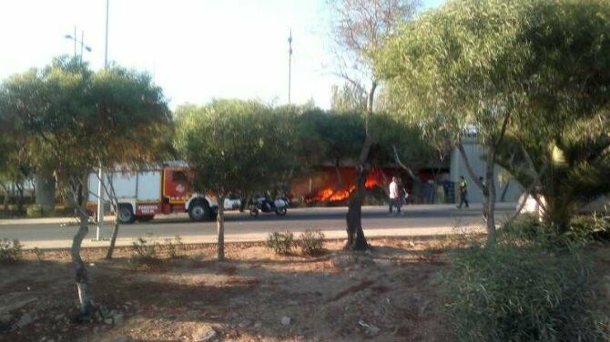Sale ardiendo una chabola ubicada debajo del puente del Odiel
