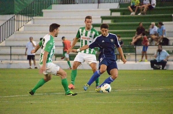 Linares lidera con dos goles al Decano (1-4)