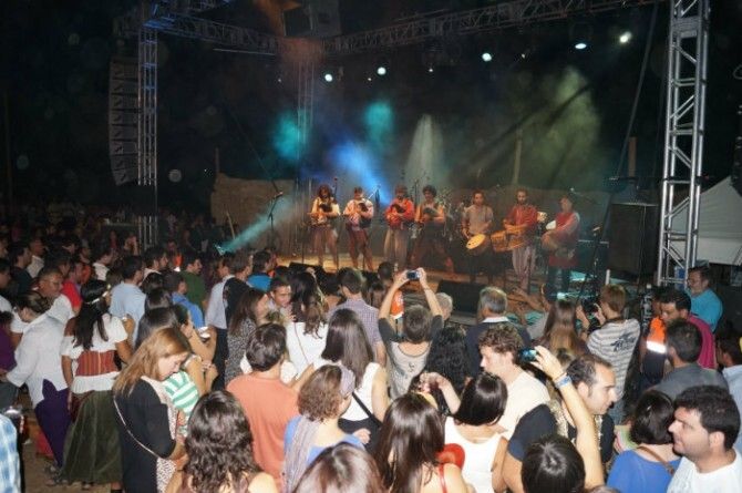 Mercaderes y espectáculos hacen disfrutar a los visitantes en Cortegana