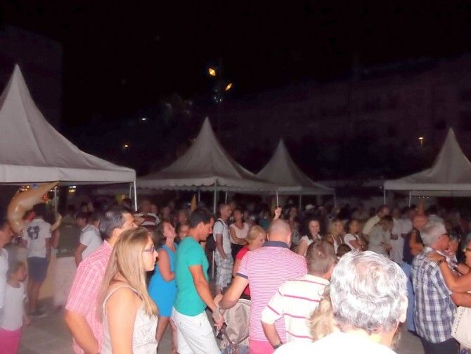 Éxito rotundo en la primera Feria de la Gamba y el Jamón de El Portil