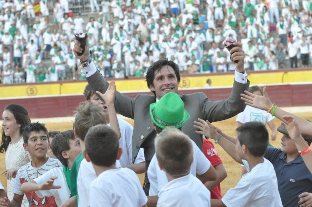 Sufrida y brillante puerta grande para el rejoneador onubense Andrés Romero en Huesca