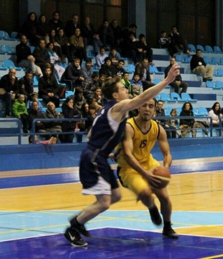 El base Joaquín Carrasco renueva con el Por Huelva