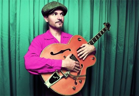 Pike Cavalero pone música a la presentación del ciclo 'Músicas de la Luz' 
