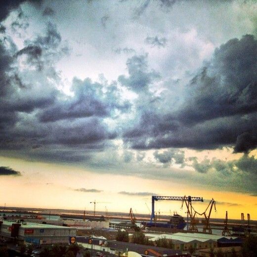El runrún: Encantados con la #tormenta