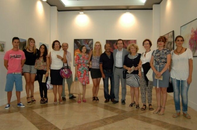 El Ayuntamiento y la Asociación de Artistas Plásticos Onubenses abren el ciclo de exposiciones en la Casa Colón