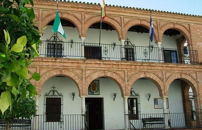 El Ayuntamiento de Bollullos aprueba en pleno la bajada de varias tasas municipales