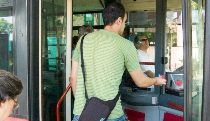 Huelva, la segunda ciudad de España donde más sube el billete de autobús en 2013