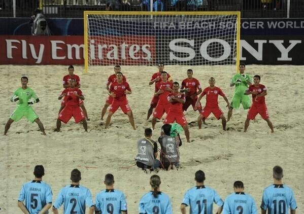 La España de Pajón vence a Tahití (4-2) y jugará con El Salvador en los cuartos de final del Mundial