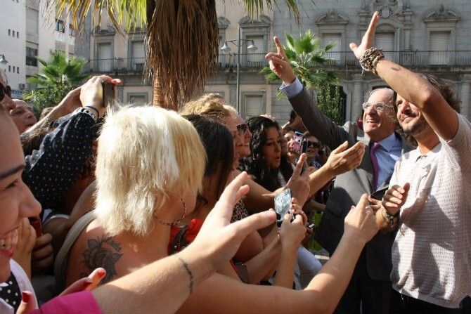 Los onubenses podrán ver a Manuel Carrasco por un kilo de vidrio