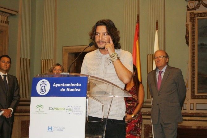 Los onubenses podrán ver a Manuel Carrasco por un kilo de vidrio