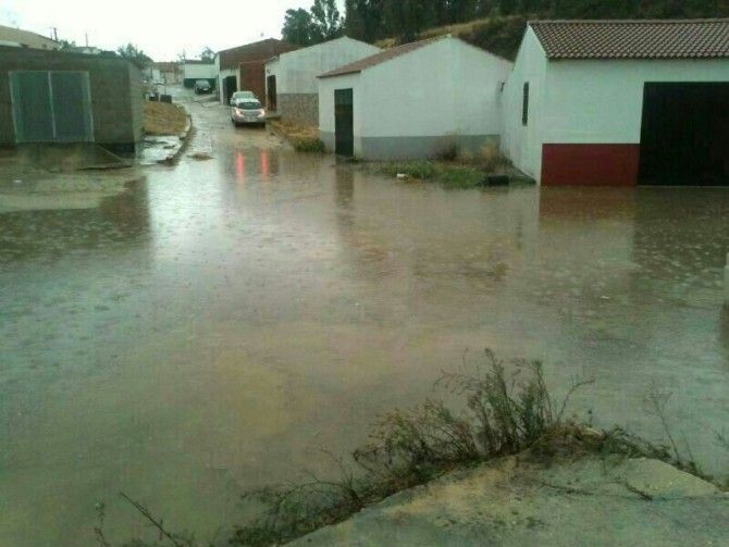 Las intensas lluvias provocan inundaciones en La Zarza