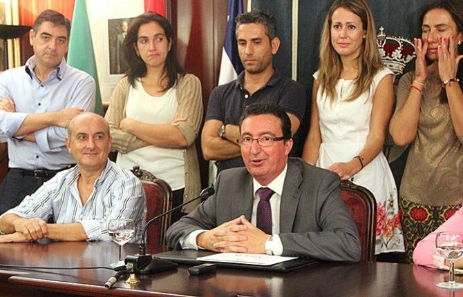 Manuel Andrés González renuncia a la Alcaldía de Lepe