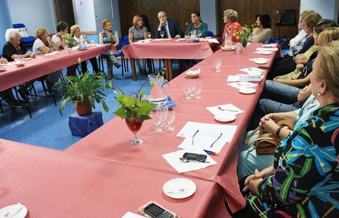 El Ayuntamiento presenta al colectivo de mujeres un plan formativo del que se benefician más de mil personas