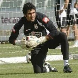 El Decano cierra su portería con Manu