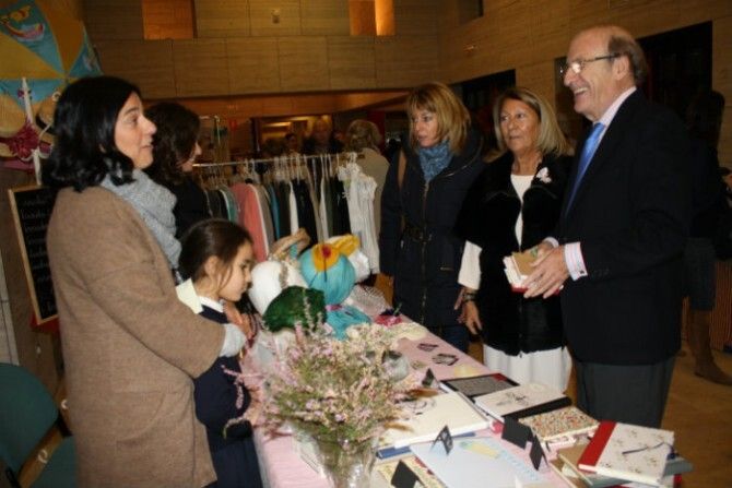 Proyecto Hombre inaugura en la Casa Colón su tradicional mercadillo solidario