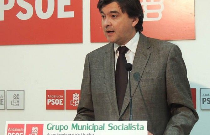 El PSOE de la capital asegura que no hay dinero para pagar los servicios públicos de 2014