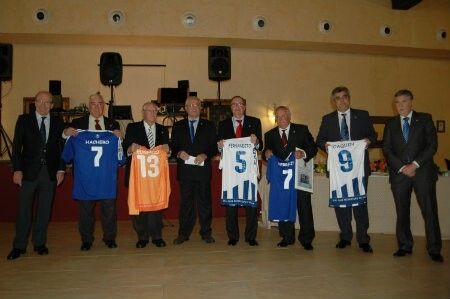 Cinco insignias para los veteranos del Recre