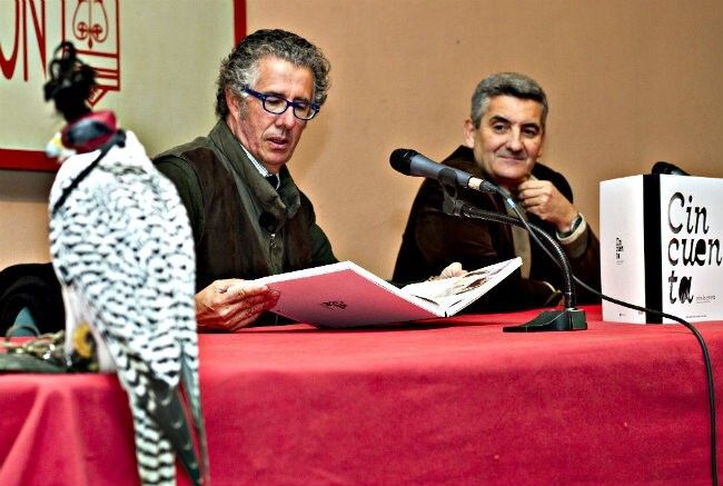Manuel Diego Pareja-Obregón relata en su último libro las historias y anécdotas de la cetrería en España