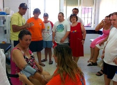 Discapacitados de Punta Umbría completan su formación en primeros auxilios