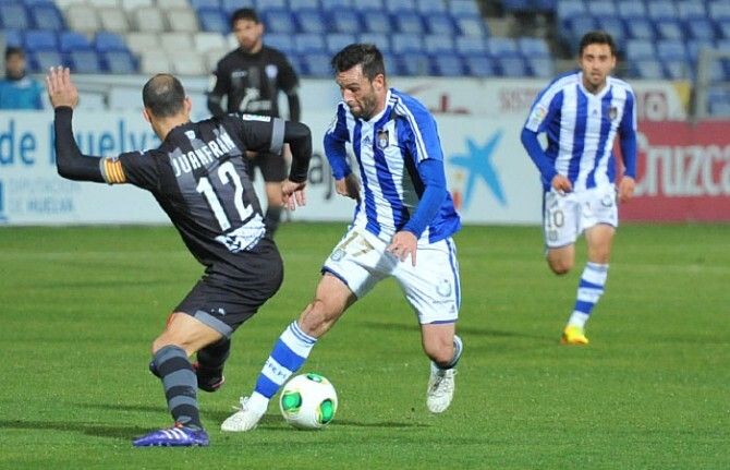 Ruymán y Rubén dan la ventaja al Decano en la Copa (1-0)
