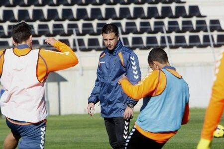 Las Palmas se ejercita a puerta cerrada en Lepe