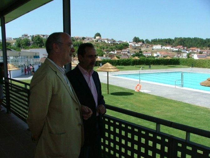 Nerva ya disfuta su nueva piscina tras las obras de remodelación