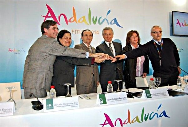 Los puertos andaluces y la Junta acuerdan acciones conjuntas para impulsar los cruceros