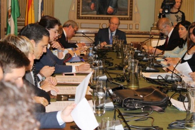 El Pleno del Ayuntamiento aprueba por unanimidad que 'se dé respuesta' a posibles episodios de contaminación