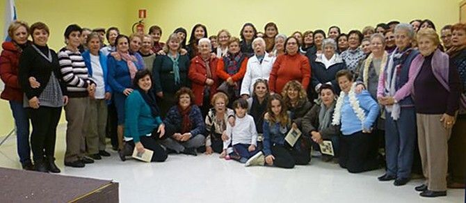 Cuarenta mujeres del Distrito V de Huelva participan en un taller de autoestima