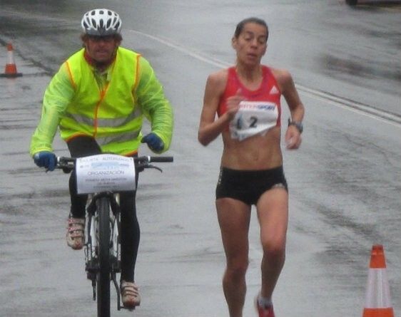 Triunfos de Víctor Rodríguez y Ana Dias en la Media Maratón de Huelva