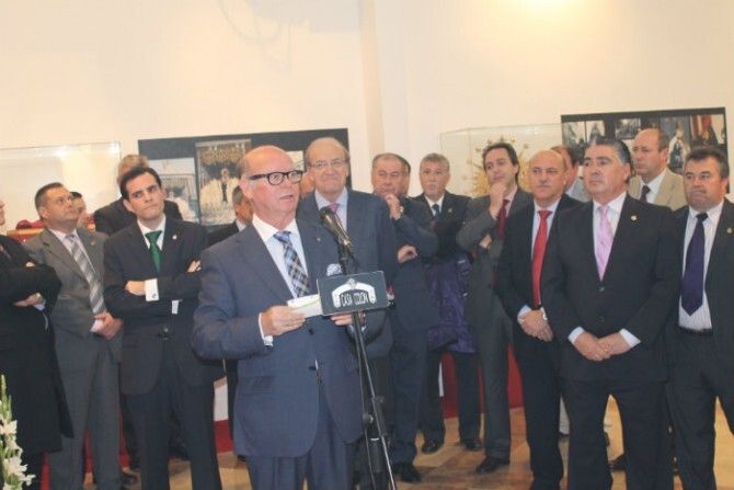 La Casa Colón acoge una exposición fotográfica sobre la historia de la Hermandad de la Esperanza