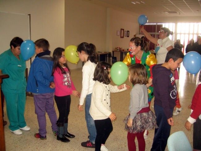 El Infanta Elena enseña a niños diabéticos cómo alimentarse y hacer ejercicio