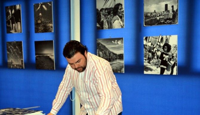 El Puerta del Atlántico acoge una exposición con fotografías de móviles