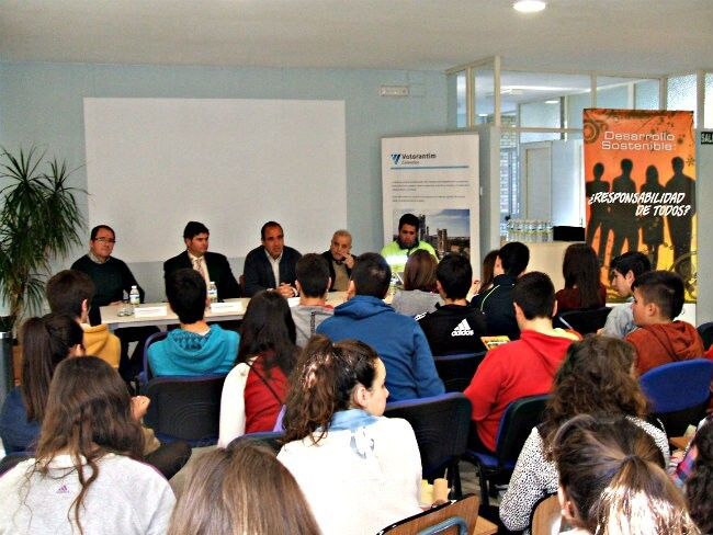 El sector cementero expone en Niebla su 'apuesta decidida por el desarrollo sostenible'
