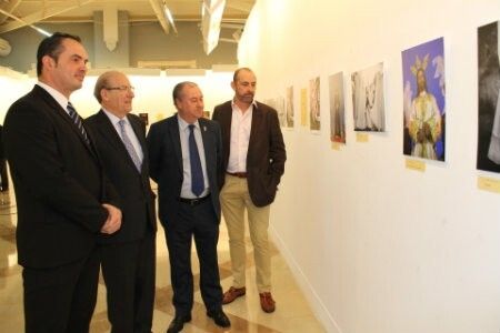 Fotografías solidarias a favor de la Hermandad del Calvario