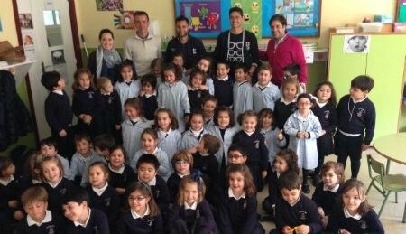 Los alumnos del Cardenal Spínola disfrutaron con sus ídolos Jesús Vázquez y Cifu