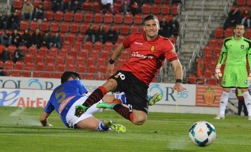 Un Cabrero vital amarra un punto en el desacierto (0-0)