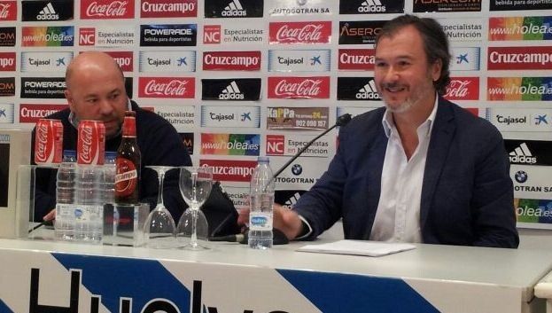 Sesión de coaching para empleados y personal deportivo del Decano