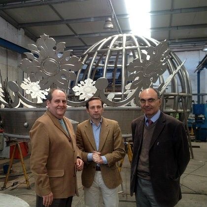 La corona, el orbe y la cruz de la Columna del IV Centenario estarán finalizados en mayo