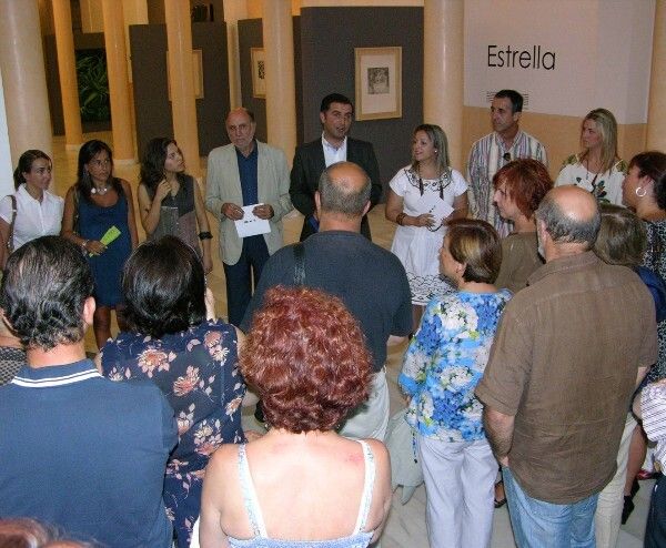 Una exposición y la obra 'Zoo' inauguran el festival Luna de Verano