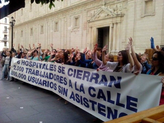 Los trabajadores del Blanca Paloma inician una campaña ciudadana contra 'el desmantelamiento' del hospital