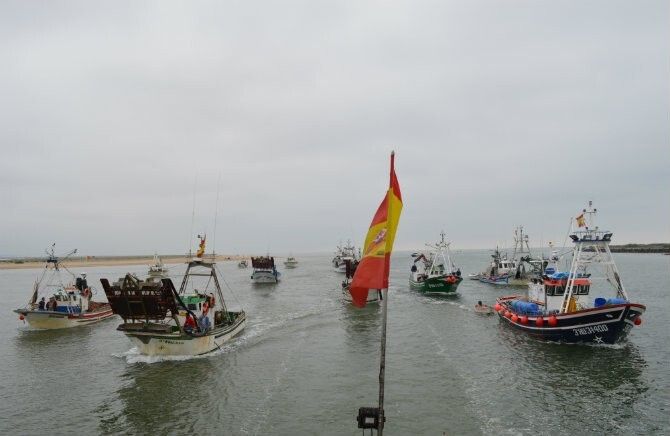 El sector pesquero de Punta Umbría se moviliza para exigir el dragado de la ría
