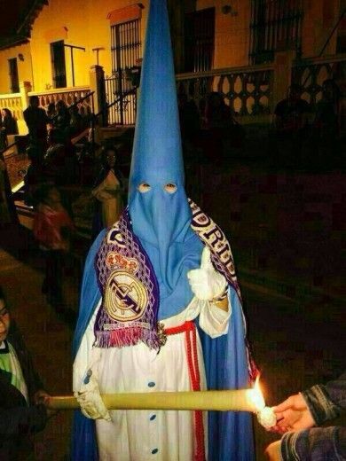 Capirotazos: Devociones entremezcladas
