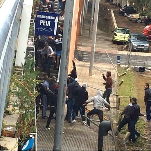 Cuatro aficionados del Alavés acaban en el hospital tras una pelea con seguidores del Decano